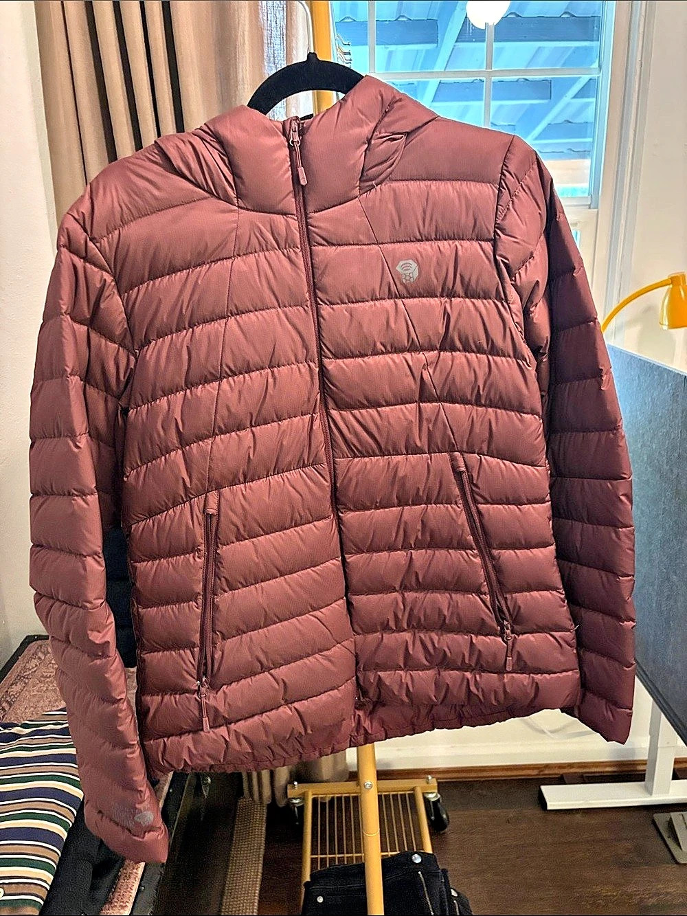 Mountain Hardwear Women's Down Puffer Jacket in Cranberry Size Medium